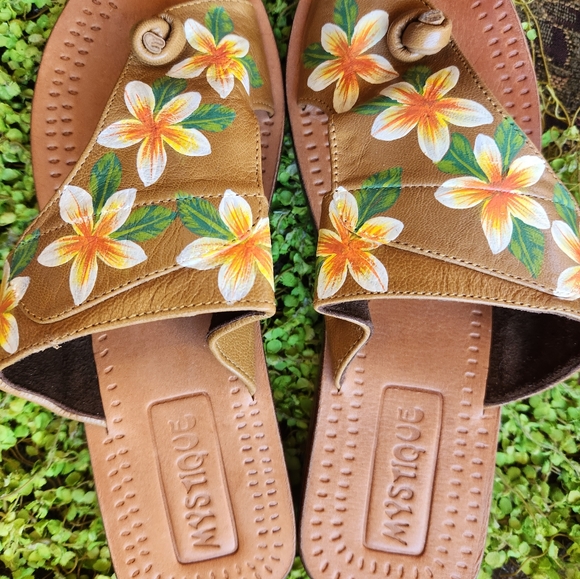 MYSTIQUE Handpainted Festive Flowers Anthro Toe Ring Slip On Leather Sandals 6 - Picture 11 of 12